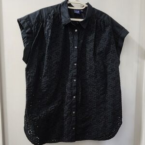 Oversized GAP XL Tall Black Eyelet Button down